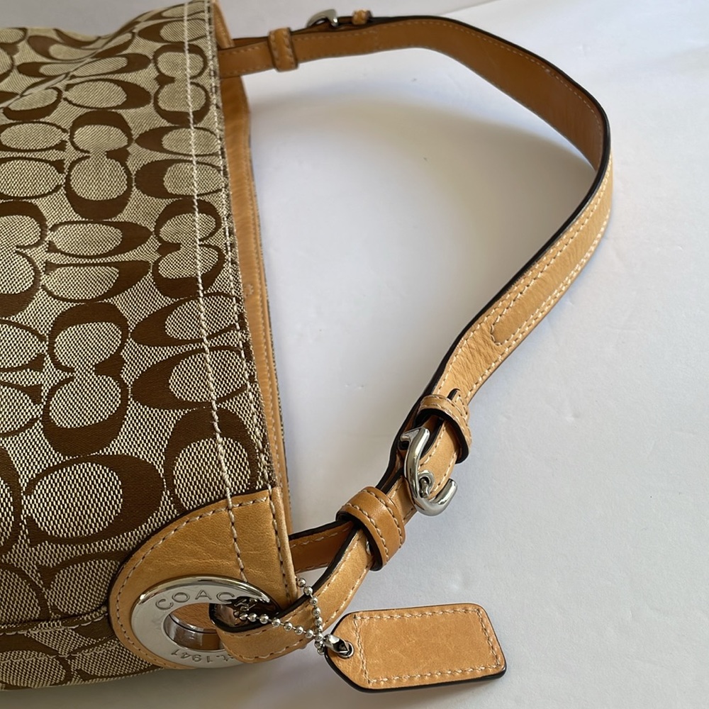 Coach Vintage Hamptons Signature Hobo Khaki Tan - Picture 5 of 13